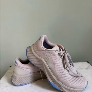 Women's RAD Global R-1 Running Shoes in Cream and Blue
